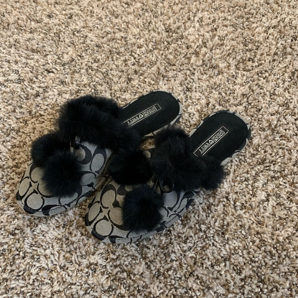 UGG slipper 🥿